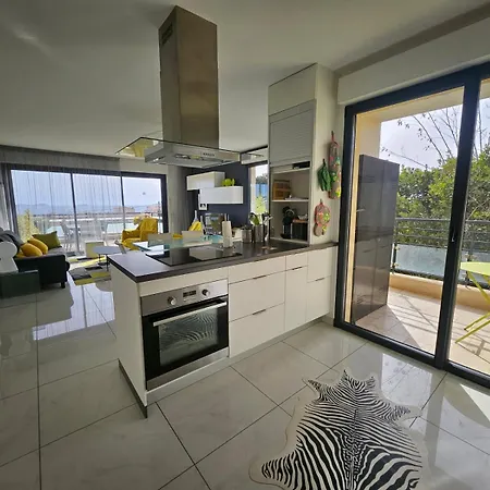 Vue à Piscine Apartamento